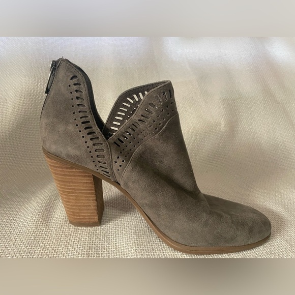 Vince Camuto Fileana boot - Picture 3 of 10